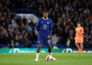 玩法-法媒：因伤病切尔西正认真考虑福法纳的转会 马赛有意球员