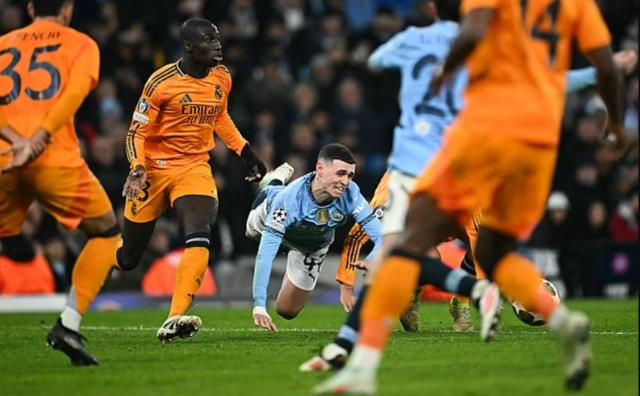 Baccarat-专家团痛批曼城：幼稚战术招致皇马翻盘，悬念已死