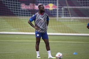 记者：莱比锡后卫海特勒伊达可能离队，已收到多份先租后买报价